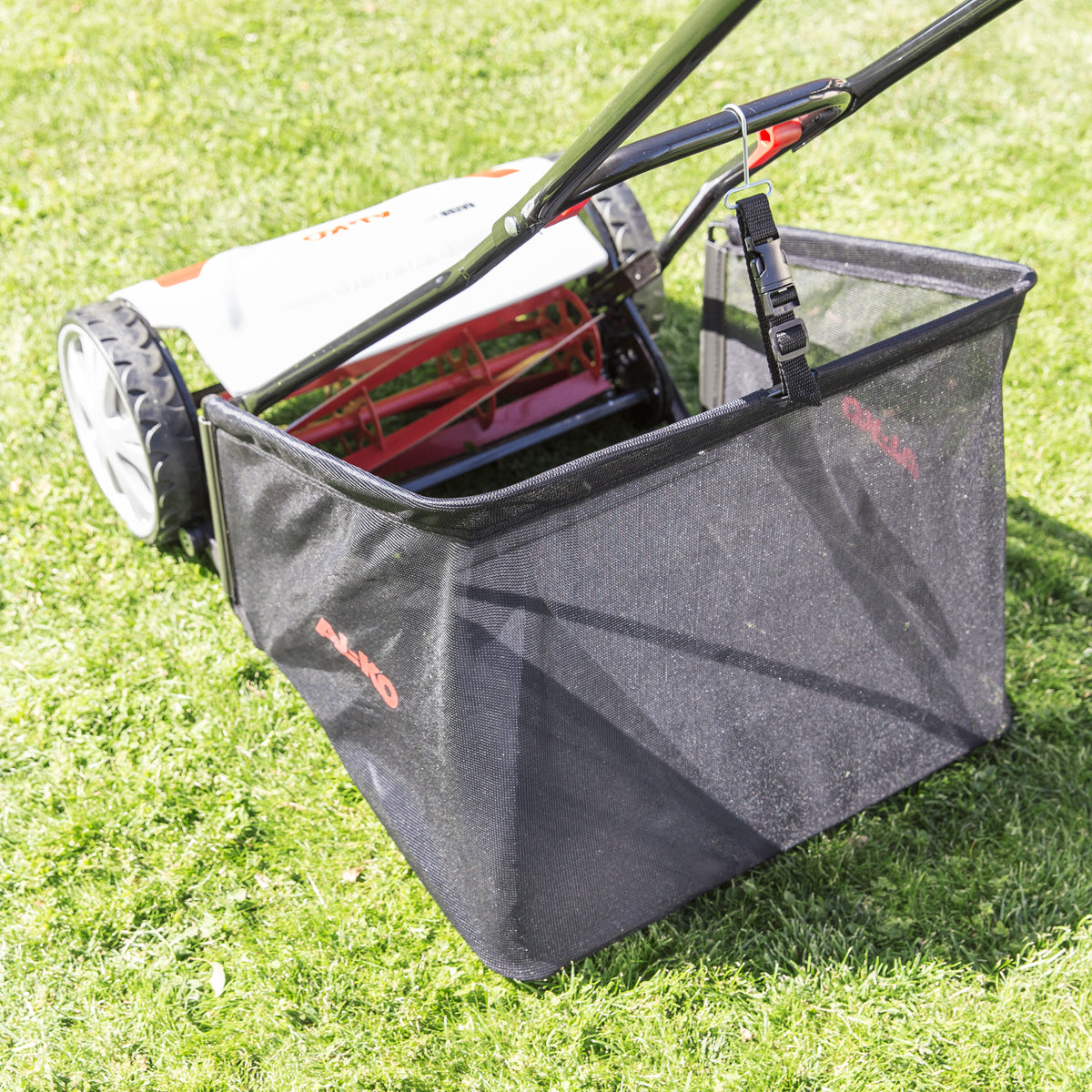 AL-KO 38.1 HM Comfort Hand Mower Collector Box - Image 2